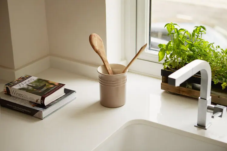 Notting Hill Apartment in Notting Hill, W11, interior design and bespoke joinery by Studio Schubert